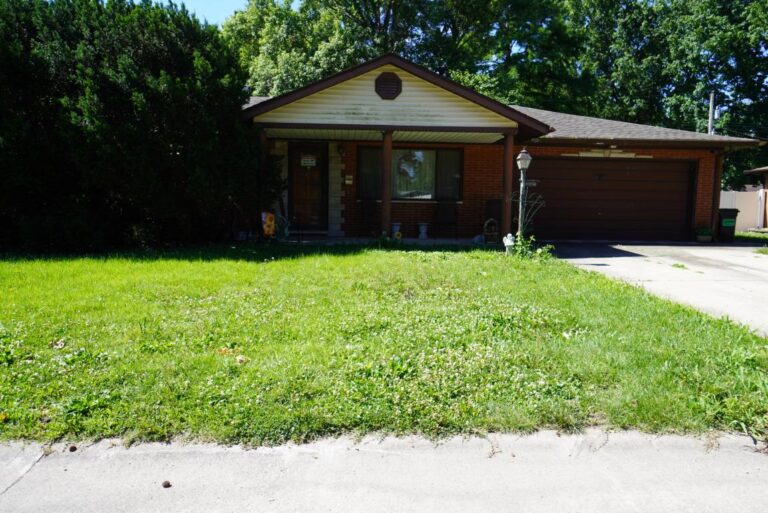 2504 Angela Dr., Granite City, IL