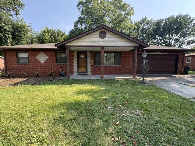 2504 Angela Dr., Granite City, IL