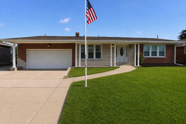 2708 Angela Dr., Granite City